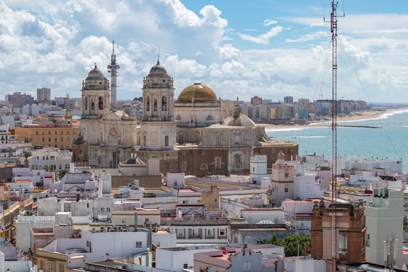 Dónde ir en agosto: Cádiz Vista de Cádiz