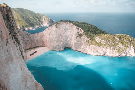 Dónde ir en agosto: Zante Vista de una playa en Zante