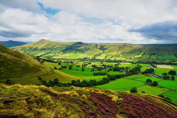 Discover the Best Places to Visit in Peak District Discover the Best Places to Visit in Peak District