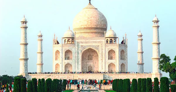 Flights from Ahmedabad - Sardar Vallabhbhai Patel to Agra