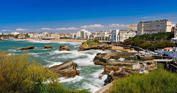 Vuelos de Bruselas - Charleroi a Biarritz-Anglet-Bayonne