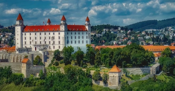 Flights from Nuremberg to Bratislava - M. R. Stefanik