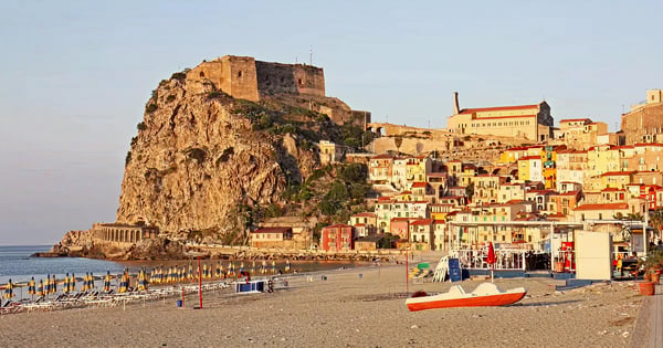 Flights from Toulon - Hyeres to Reggio Calabria - Tito Minniti