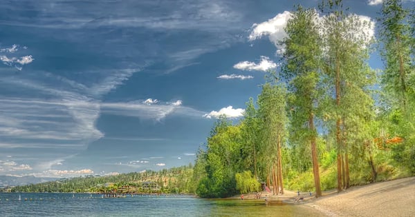 Flights from Sydney - Kingsford Smith to Kelowna